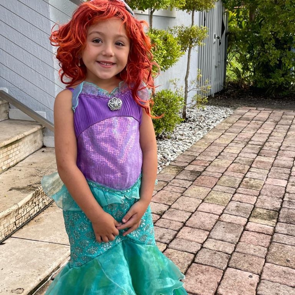 Used Little Mermaid Costume Size 6 without tags